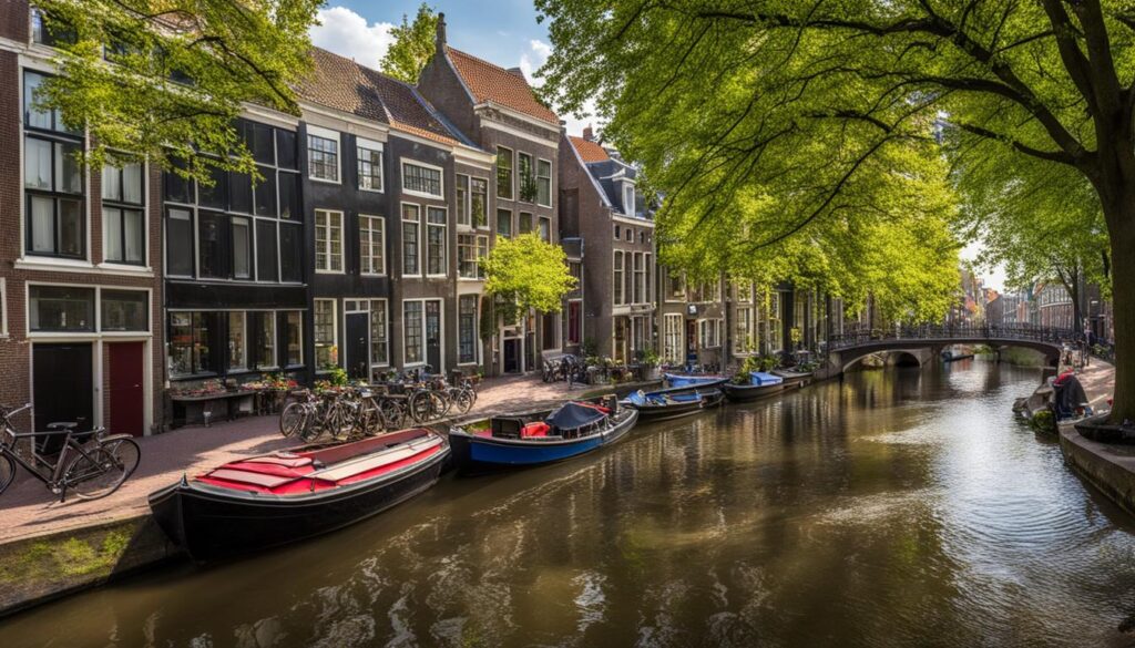 Utrecht accommodations near canals Utrecht accommodations near canals