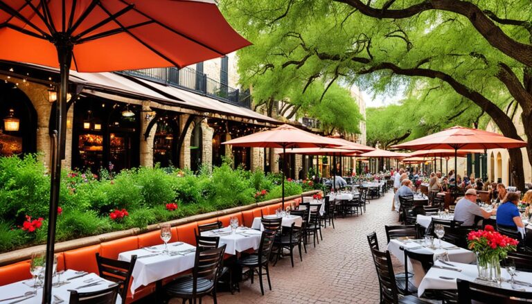 San Antonio River Walk restaurants with outdoor seating?