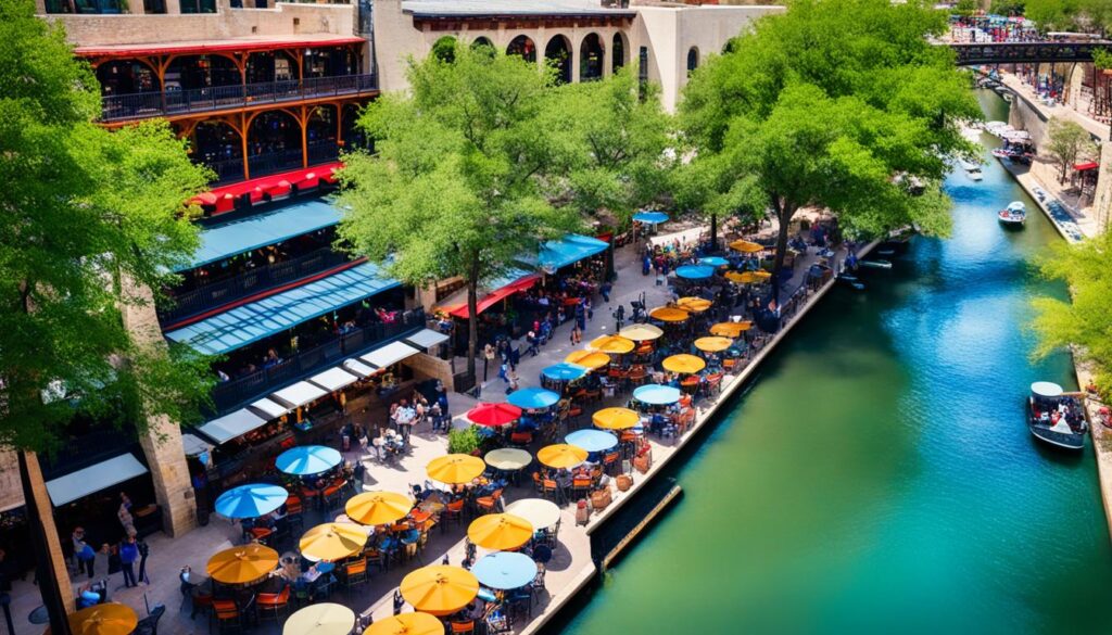 outdoor dining options on River Walk outdoor dining options on River Walk